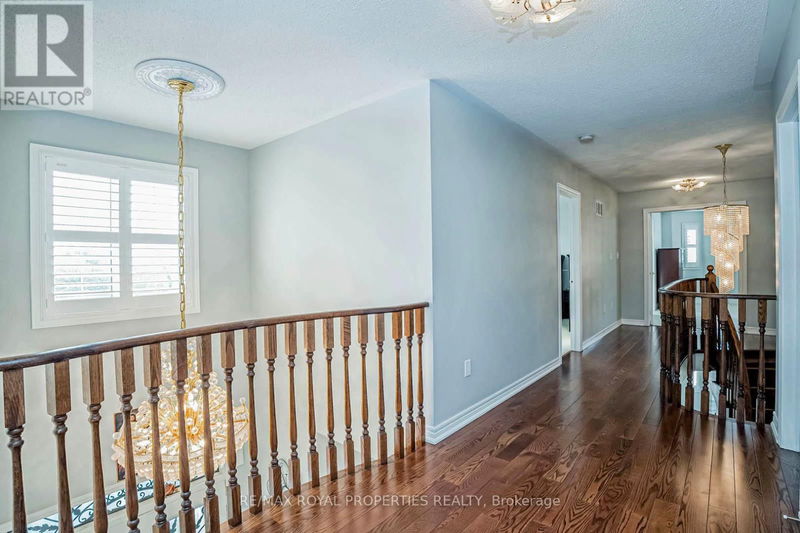 38 Sanders Drive  Markham (Box Grove), L6B0M3 | Image 18