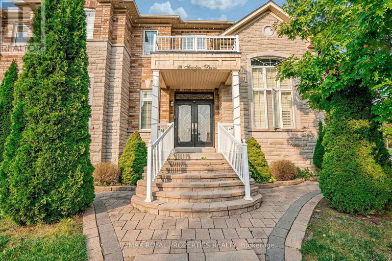 38 Sanders Drive  Markham (Box Grove), L6B0M3 | Image 3