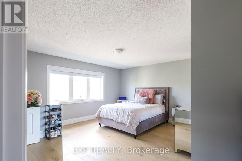 8 Philips Lake Court  Richmond Hill (Jefferson), L4E0M2 | Image 21