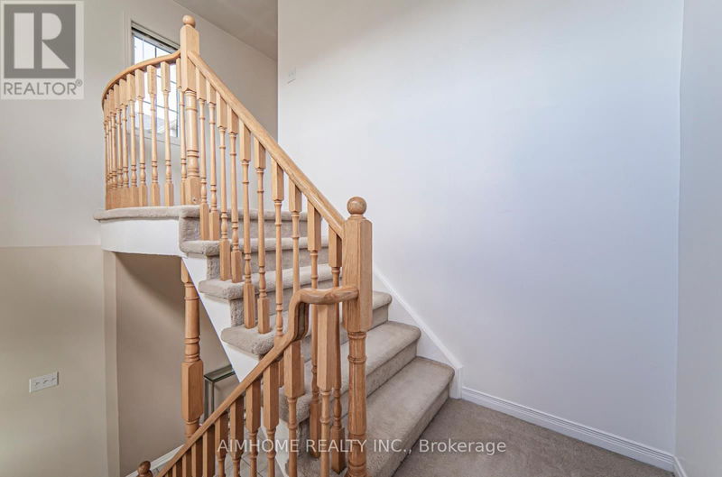 315 Flagstone Way  Newmarket (Woodland Hill), L3X2R8 | Image 18