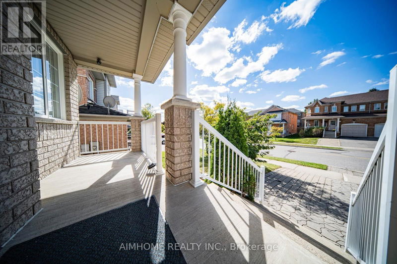 315 Flagstone Way  Newmarket (Woodland Hill), L3X2R8 | Image 3