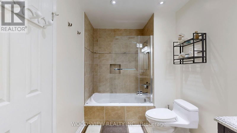 250 Kingscross Drive  King (King City), L7B1E7 | Image 10