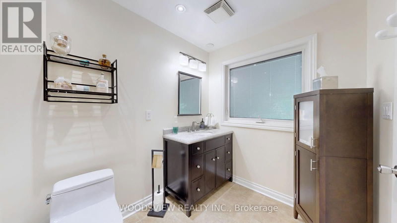 250 Kingscross Drive  King (King City), L7B1E7 | Image 11