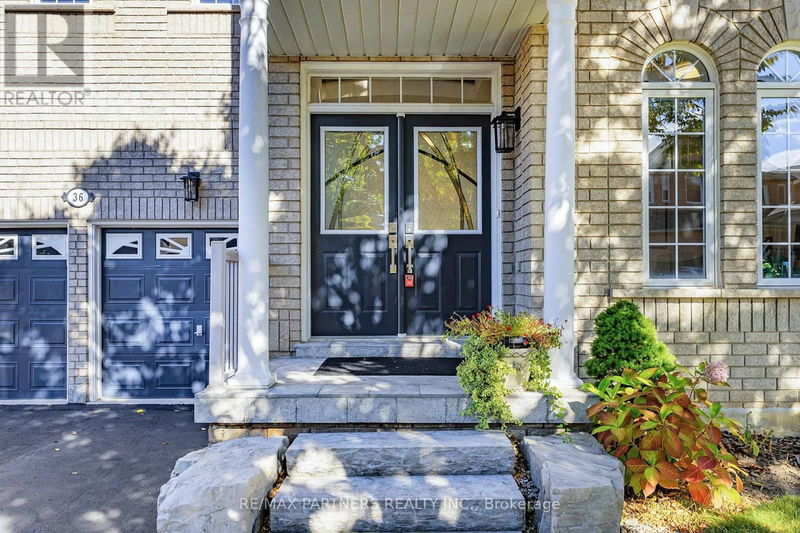 36 Westchester Crescent  Markham (Berczy), L6C2X6 | Image 2