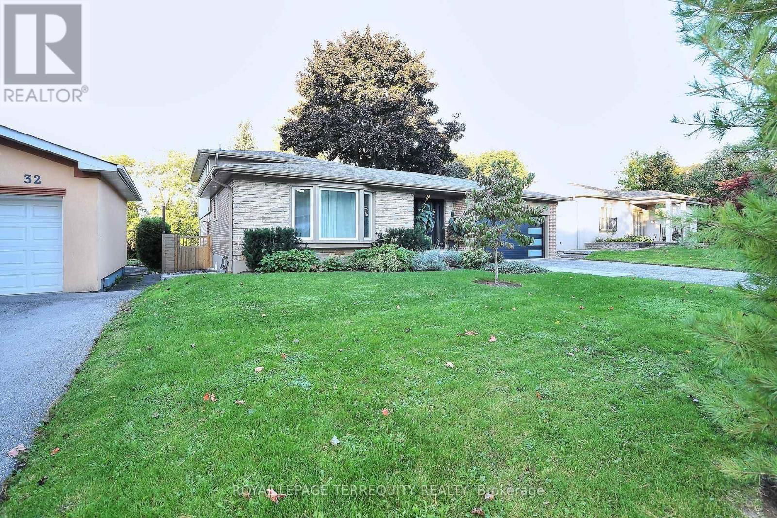 34 WILDROSE CRESCENT E Image 3