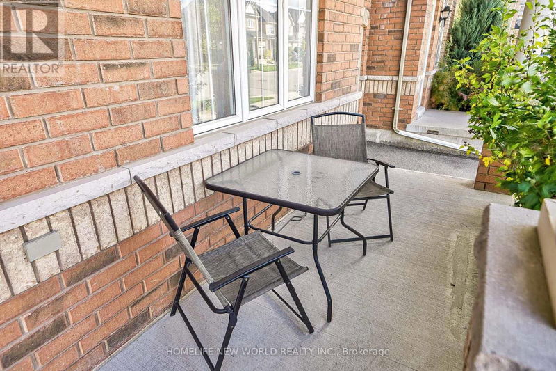 5 Aubergine Street  Richmond Hill (Oak Ridges Lake Wilcox), L4E5A5 | Image 4