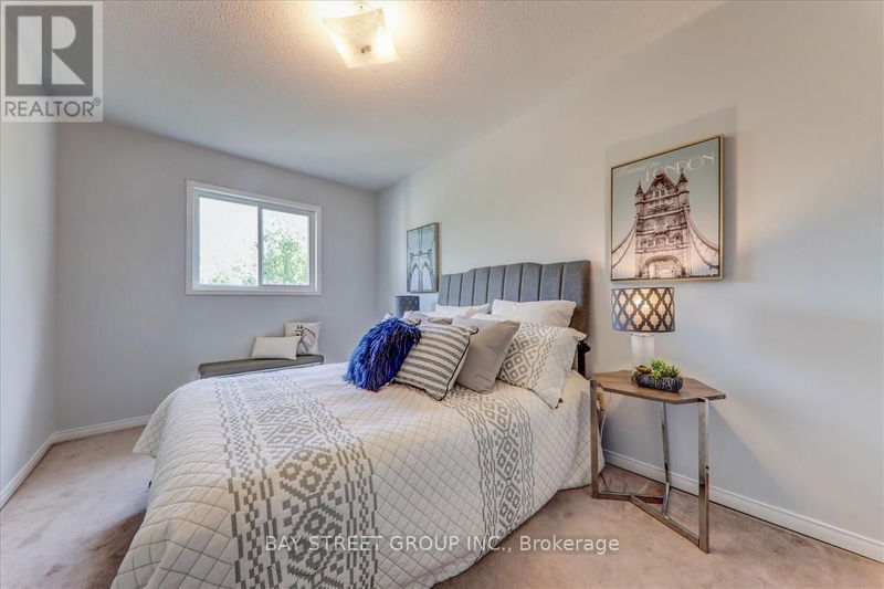 21 DEBONAIR Drive  Richmond Hill (Westbrook), L4C0R2 | Image 16