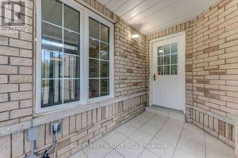 21 DEBONAIR Drive  Richmond Hill (Westbrook), L4C0R2 | Image 3