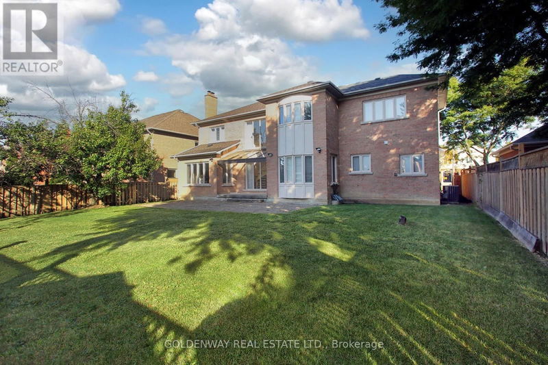 11 Springbrook Drive  Richmond Hill (Langstaff), L4B3R9 | Image 3