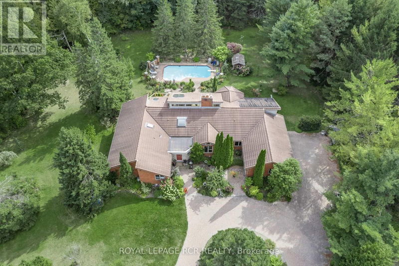 33 Island Lake Drive  Whitchurch-Stouffville, L4A7X4 | Image 3