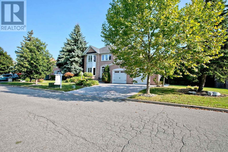 37 Heatherwood Crescent  Markham (Unionville), L3R8W6 | Image 2