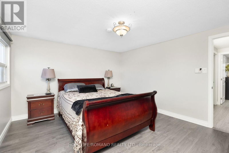 36 Brougham Drive  Vaughan (East Woodbridge), L4L3E1 | Image 21