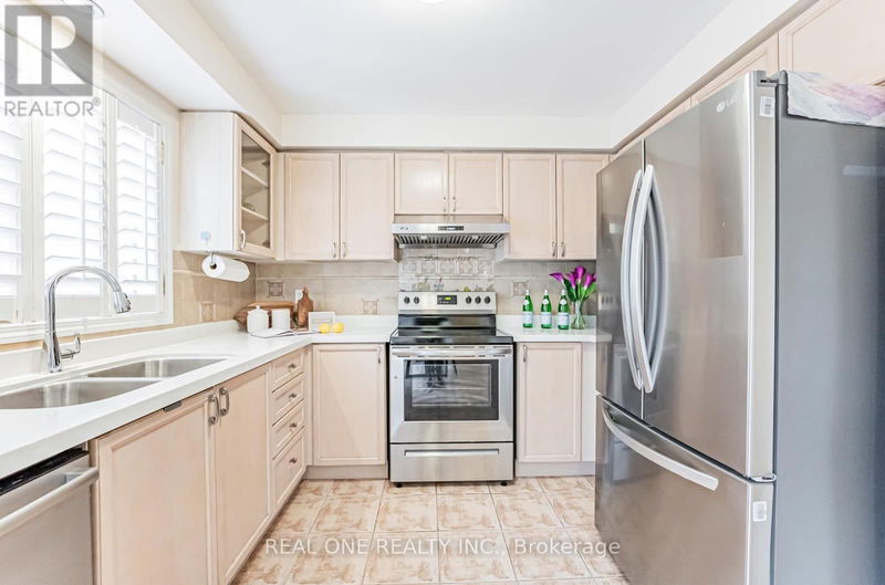 208 Equator Crescent  Vaughan (Vellore Village), L6A2Y2 | Image 10