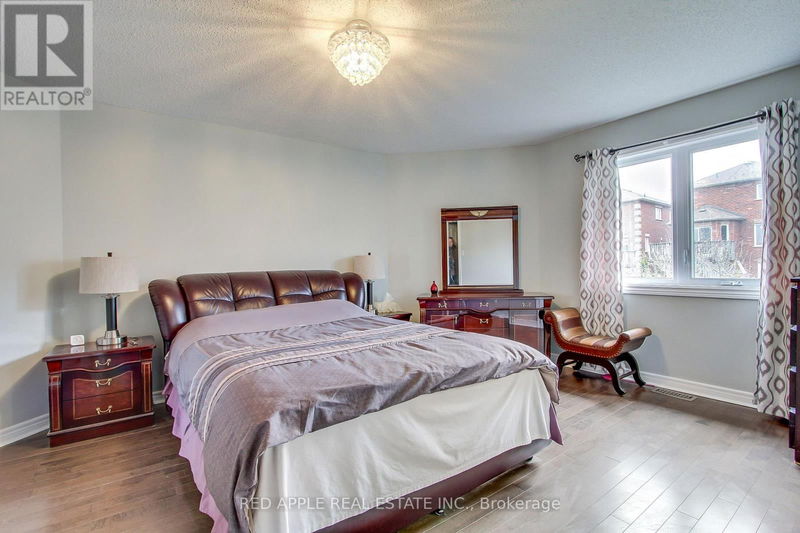 64 Metcalfe Drive  Bradford West Gwillimbury (Bradford), L3Z3C7 | Image 24