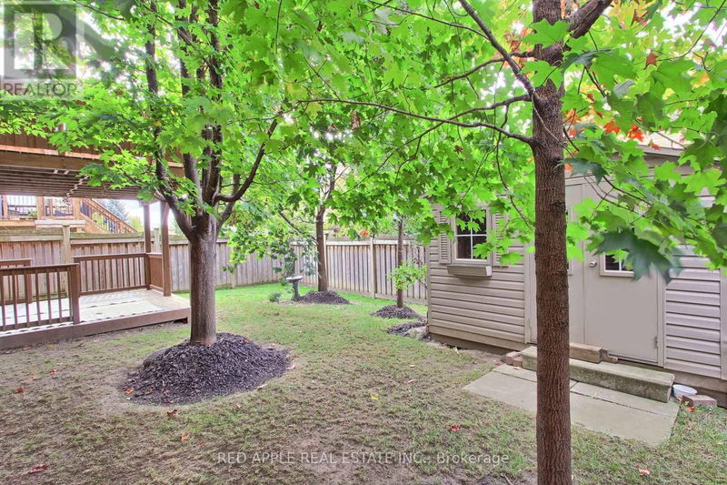 371 Woodspring Avenue  Newmarket (Woodland Hill), L3X3H1 | Image 40