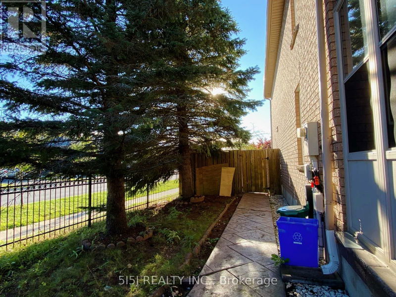 2 Red Cardinal Trail  Richmond Hill (Oak Ridges), L4E3Y6 | Image 26