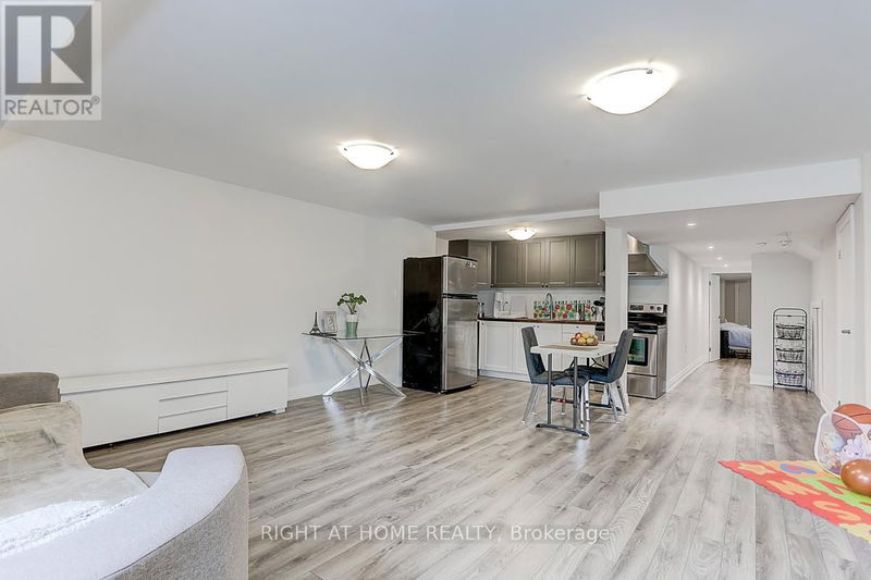 266 Silk Twist Drive  East Gwillimbury (Holland Landing), L9N0V4 | Image 24