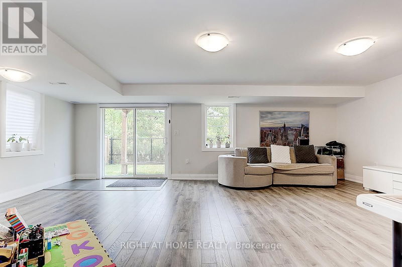 266 Silk Twist Drive  East Gwillimbury (Holland Landing), L9N0V4 | Image 27