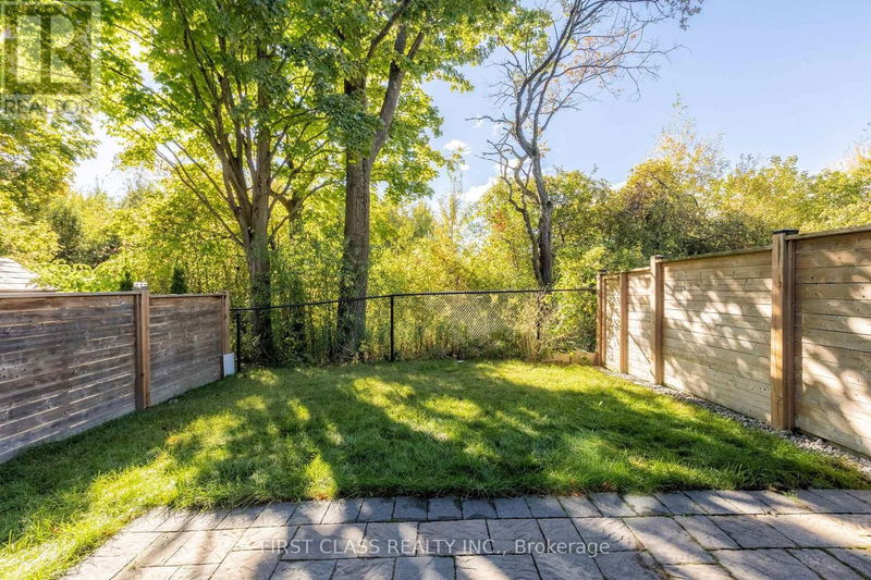 21 Dariole Drive  Richmond Hill (Oak Ridges Lake Wilcox), L4E0Z2 | Image 17