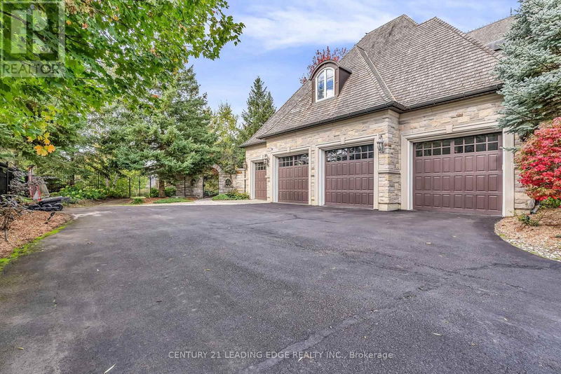 2 NIGHTFALL Court  Vaughan (Kleinburg), L4N3N5 | Image 40