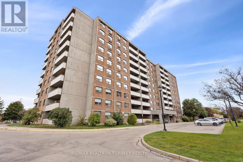  901 - 20 William Roe Boulevard  Newmarket (Central Newmarket), L3Y5V6 | Image 2