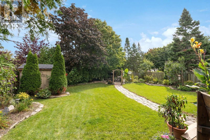 19 Spragg Circle  Markham (Markham Village), L3P5V9 | Image 35