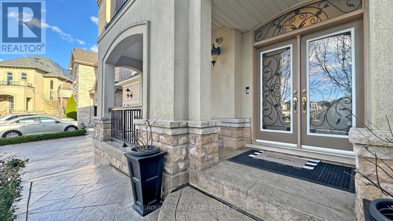 40 Meadow Ridge Court  Vaughan (Maple), L6A0C3 | Image 10