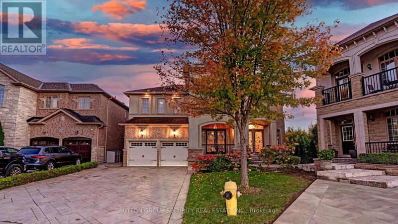 40 Meadow Ridge Court  Vaughan (Maple), L6A0C3 | Image 2