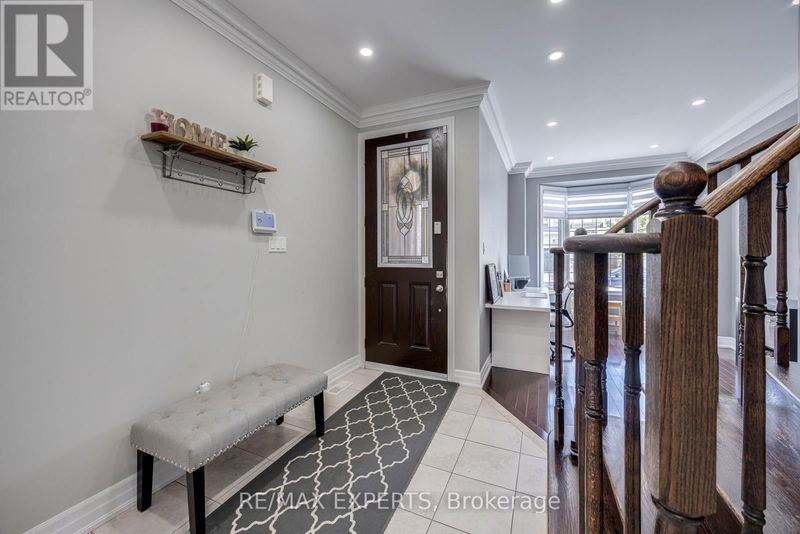 10 Claudview Street  King (King City), K6H5R6 | Image 2