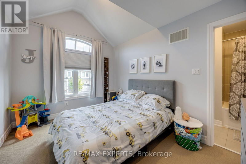 10 Claudview Street  King (King City), K6H5R6 | Image 20