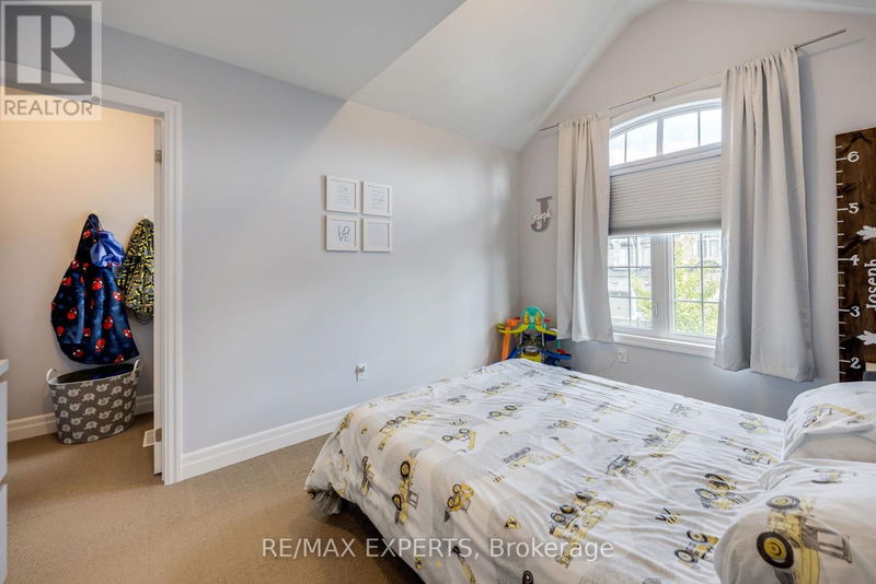 10 Claudview Street  King (King City), K6H5R6 | Image 21