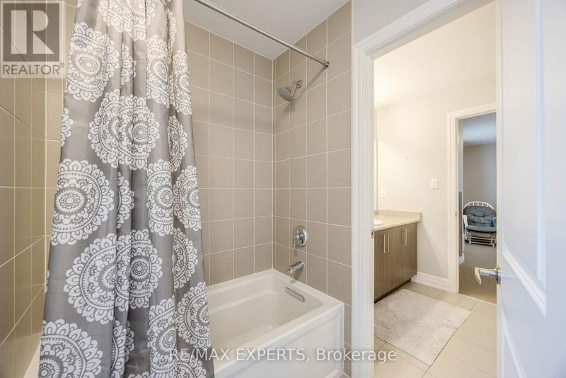 10 Claudview Street  King (King City), K6H5R6 | Image 22