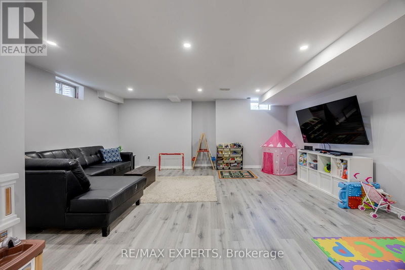 10 Claudview Street  King (King City), K6H5R6 | Image 26