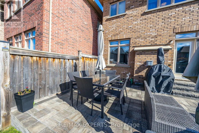 10 Claudview Street  King (King City), K6H5R6 | Image 34