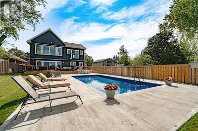 22 Mitchell Drive  Whitchurch-Stouffville, L4A2X9 | Image 1