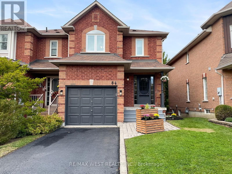 84 Willoway Avenue  Whitchurch-Stouffville (Stouffville), L4A1K6 | Image 4