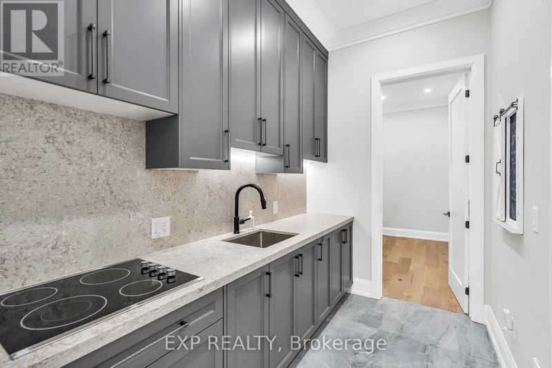 15714 Bathurst Street  King, L7B1K5 | Image 14