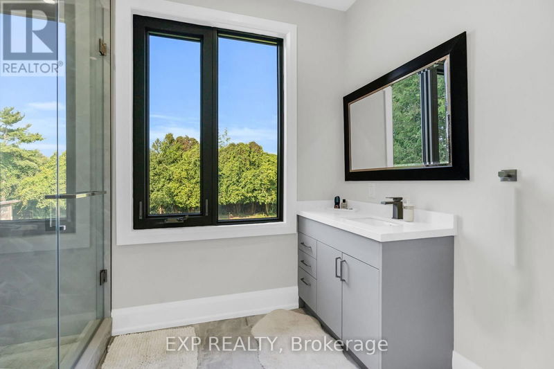 15714 Bathurst Street  King, L7B1K5 | Image 30