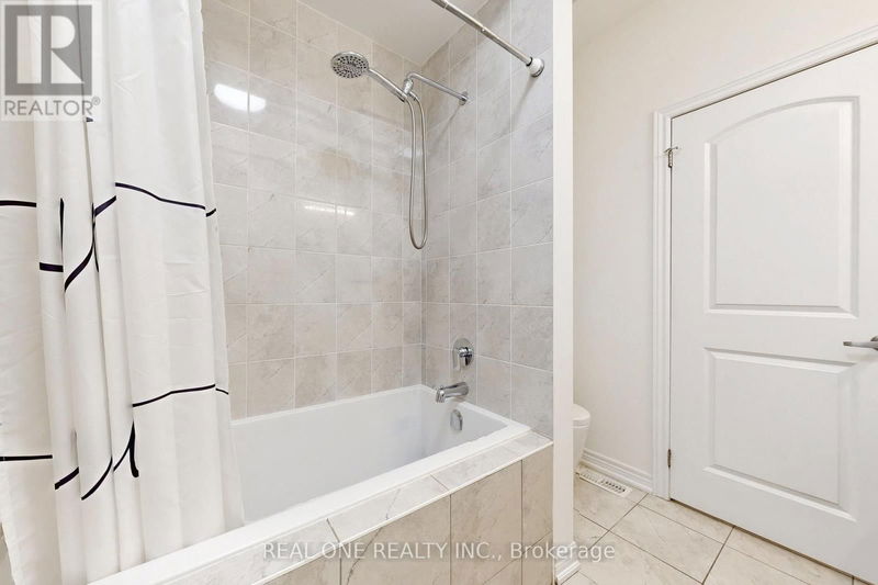 125 Joseph Hartman Crescent  Aurora, L4G1C9 | Image 28