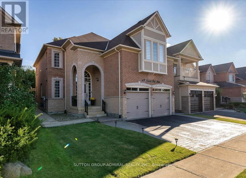 43 Grand Oak Drive  Richmond Hill (Oak Ridges), L4E4A1 | Image 2