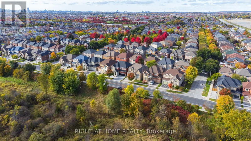 360 Stonebridge Drive  Markham (Berczy), L6C0C5 | Image 5