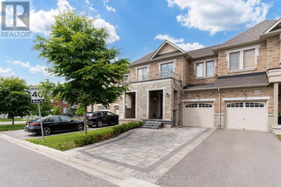 64 Fortis Crescent  Bradford West Gwillimbury (Bradford), L3Z0W2 | Image 1