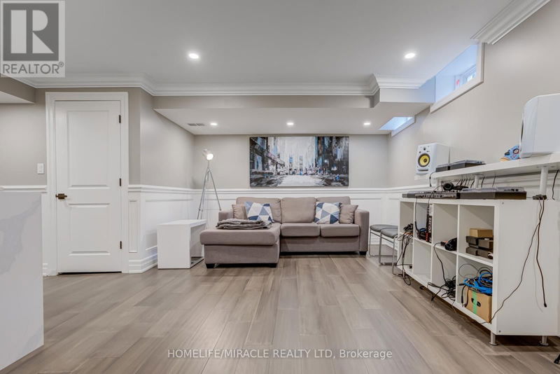 64 Fortis Crescent  Bradford West Gwillimbury (Bradford), L3Z0W2 | Image 29