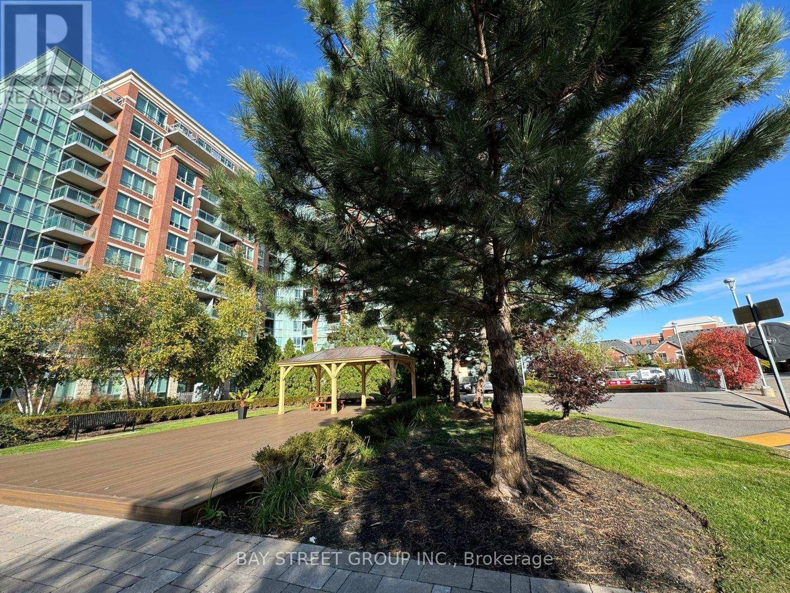 601 - 48 SUNCREST BOULEVARD Image 7