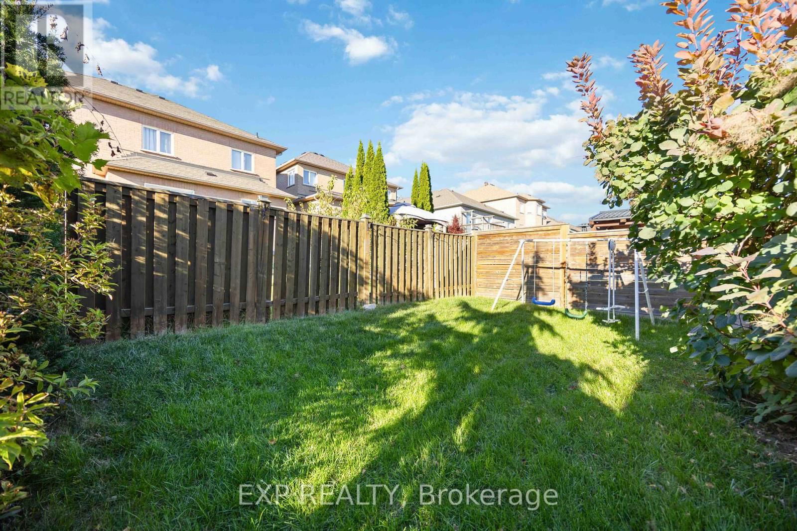 67 CACHET HILL CRESCENT Image 39