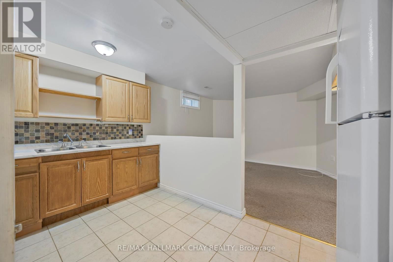 33 COLLIER CRESCENT Image 33