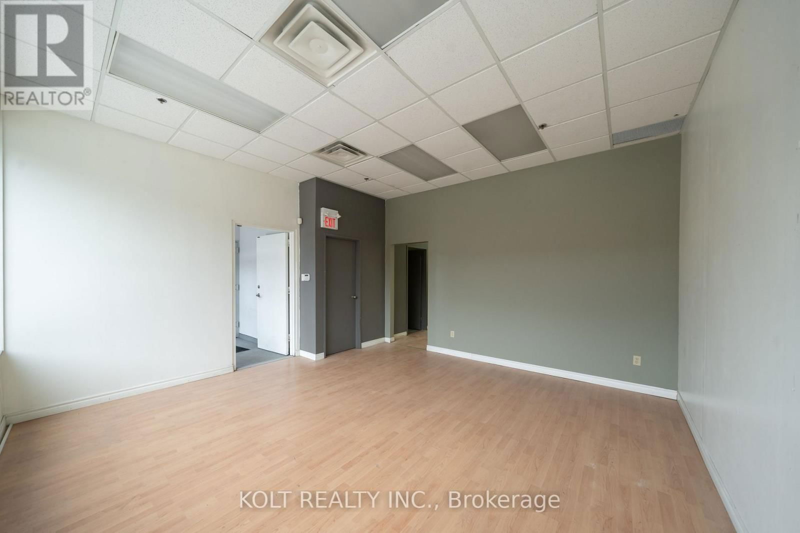 16 - 270 ESNA PARK DRIVE Image 3