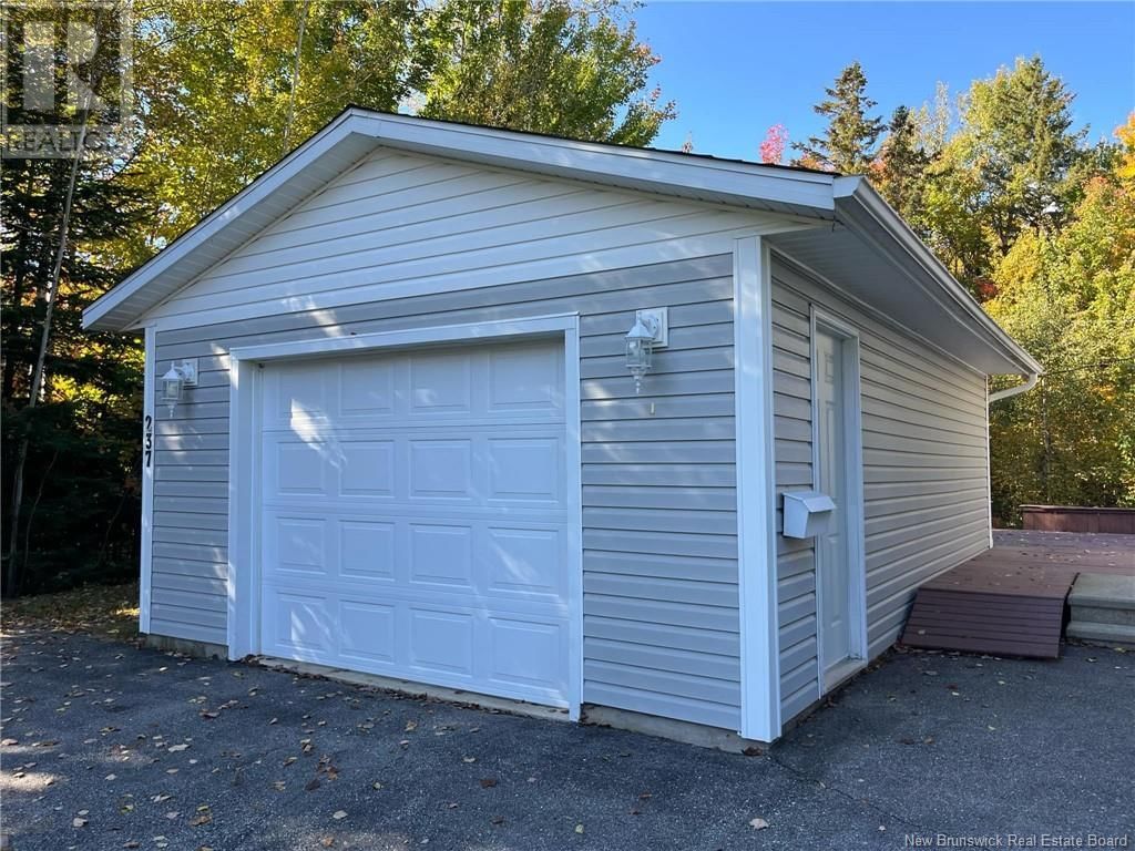 237 JACQUELINE DRIVE Image 28