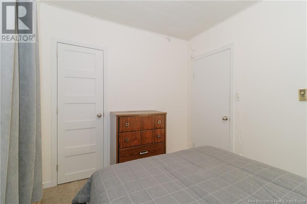 35 FIRST AVENUE Image 15