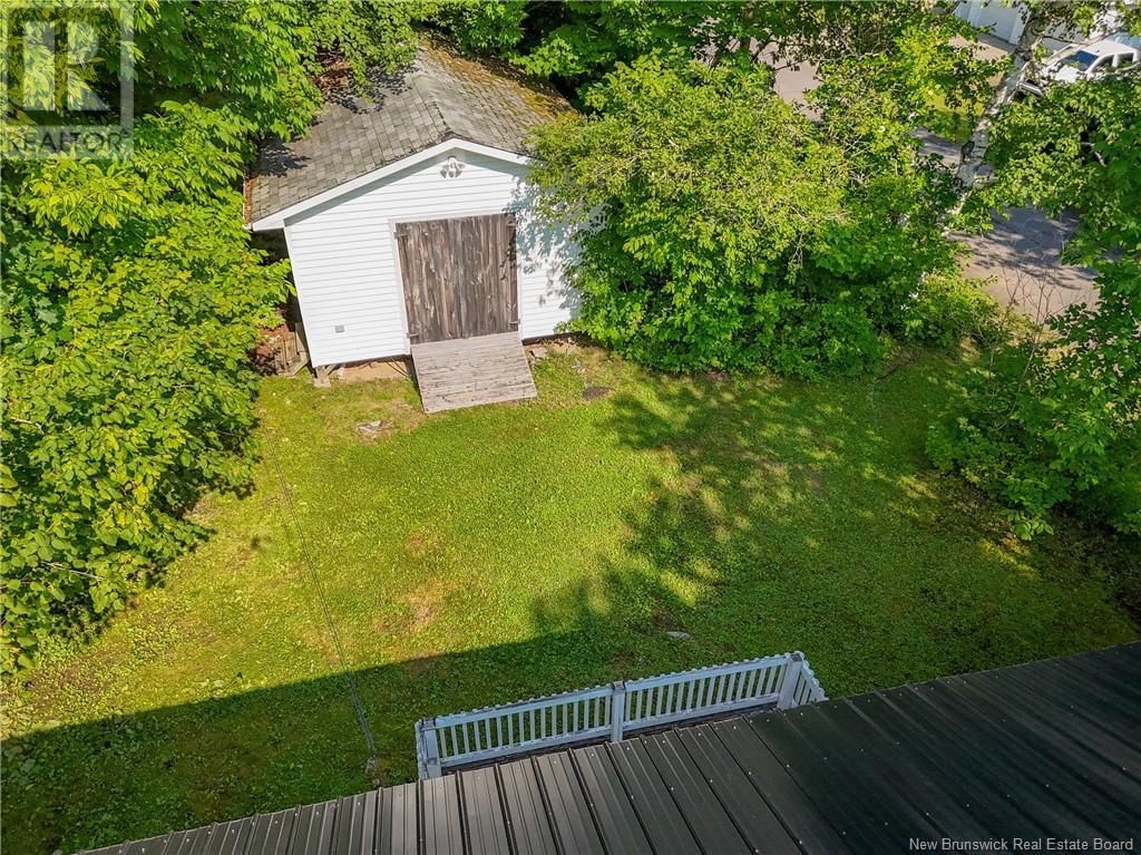 35 FIRST AVENUE Image 17